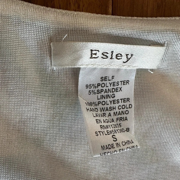 Esley Aztec Print Dress Small NWT - Picture 7 of 7